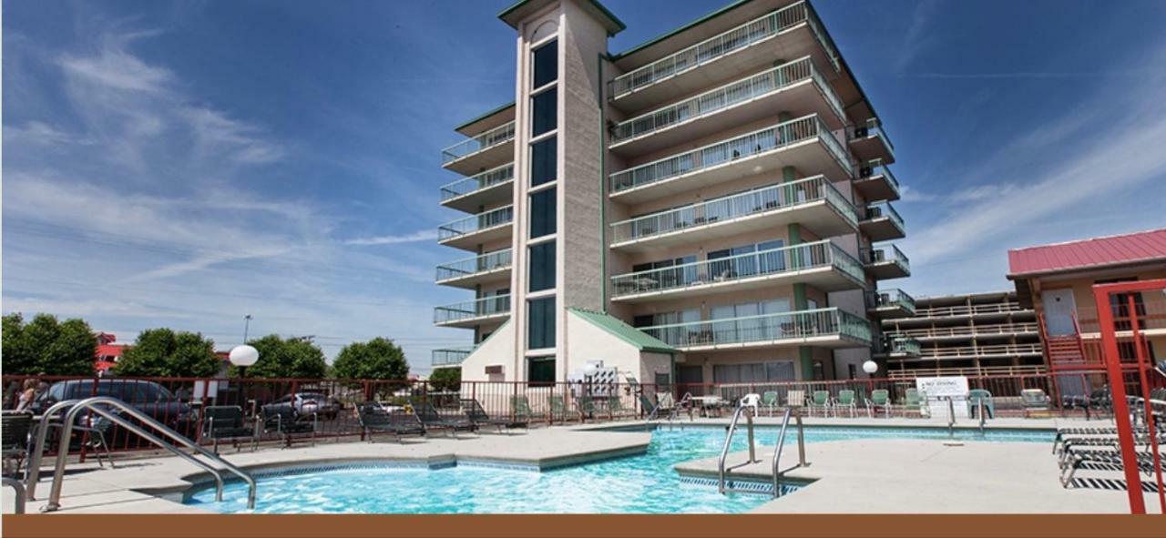 Luxury Condo In The Heart Of Пиджен Фордж Екстериор снимка